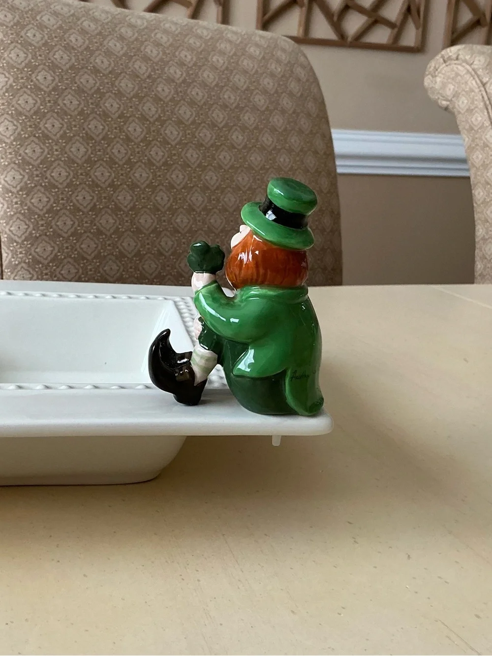 St. Patty’s Lucky Leprechaun Platter Decoration 🍀